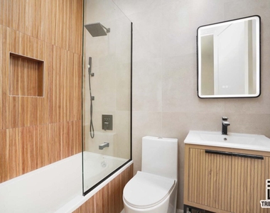 92 Manhattan Avenue - Photo Thumbnail 7