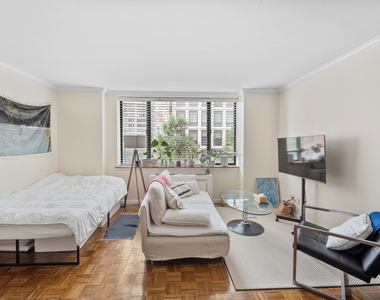 30 W 61st Street - Photo Thumbnail 1
