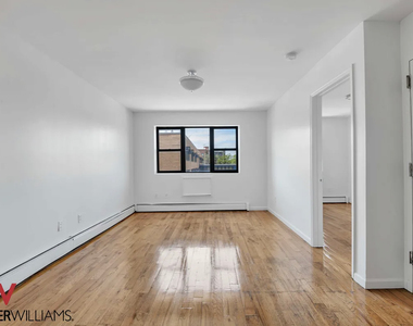 656 Kosciuszko Street - Photo Thumbnail 5