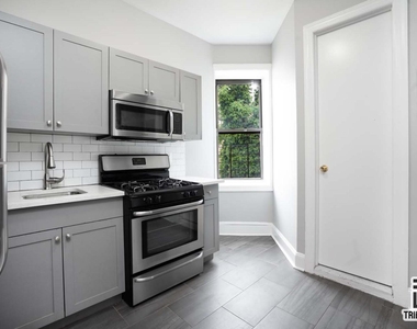 688 10th Avenue - Photo Thumbnail 2