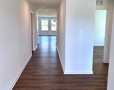 151 Capulet Court - Photo Thumbnail 2