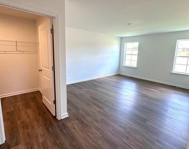 151 Capulet Court - Photo Thumbnail 12