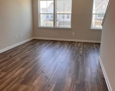 349 Short Branch Drive - Photo Thumbnail 9