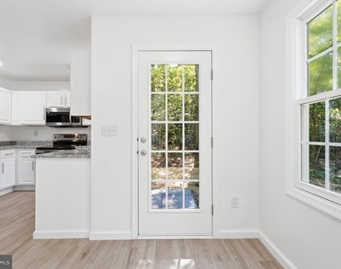104 Hazel Drive - Photo Thumbnail 7