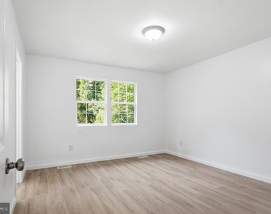104 Hazel Drive - Photo Thumbnail 18