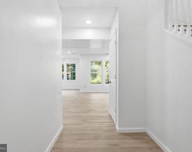 104 Hazel Drive - Photo Thumbnail 3