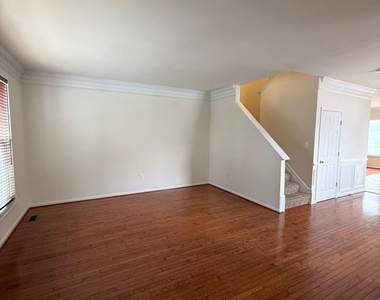 108 Davidson Street - Photo Thumbnail 2