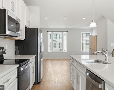 8718 Stevenson Lane - Photo Thumbnail 7