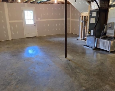 102 Spring Place - Photo Thumbnail 21