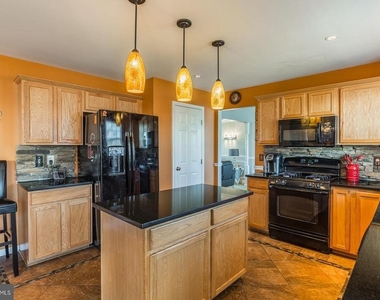 16397 Topsail Lane - Photo Thumbnail 10