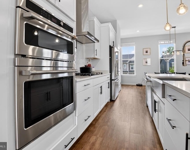 17926 Woods Overlook Drive - Photo Thumbnail 7