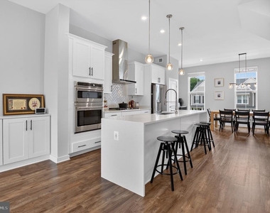 17926 Woods Overlook Drive - Photo Thumbnail 8