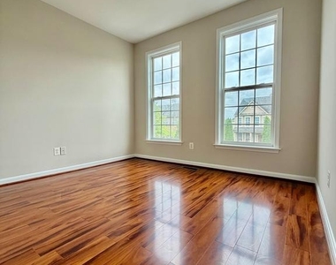15519 Exmore Court - Photo Thumbnail 9