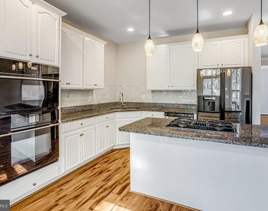 15519 Exmore Court - Photo Thumbnail 7