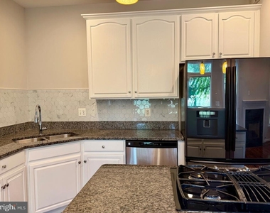 15519 Exmore Court - Photo Thumbnail 4