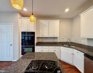 15519 Exmore Court - Photo Thumbnail 3