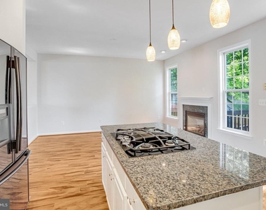 15519 Exmore Court - Photo Thumbnail 8