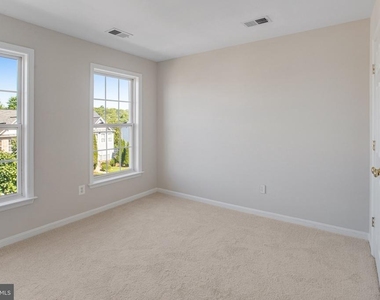 15519 Exmore Court - Photo Thumbnail 25