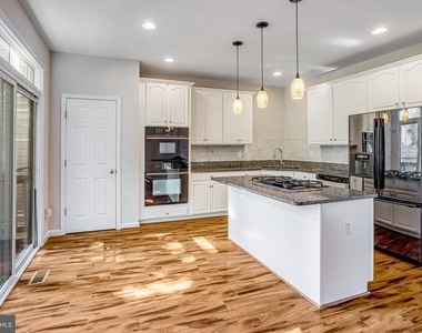15519 Exmore Court - Photo Thumbnail 6