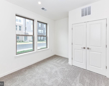 43796 Mystic Maroon Terrace - Photo Thumbnail 9