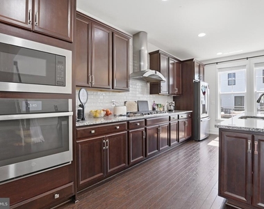 25419 Hartland Orchard Terrace - Photo Thumbnail 12