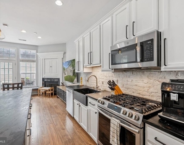 20353 Bowfonds Street - Photo Thumbnail 11