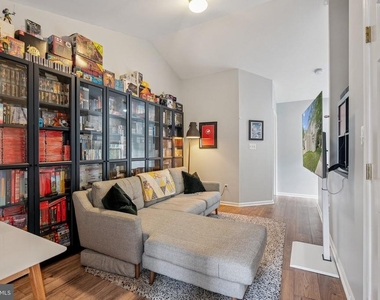 20353 Bowfonds Street - Photo Thumbnail 8
