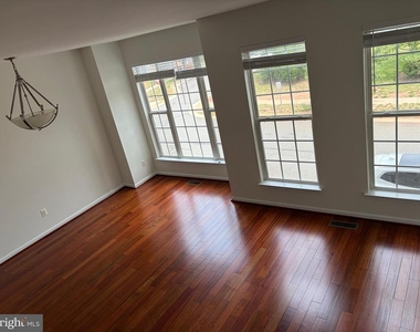 44221 Suscon Square - Photo Thumbnail 11