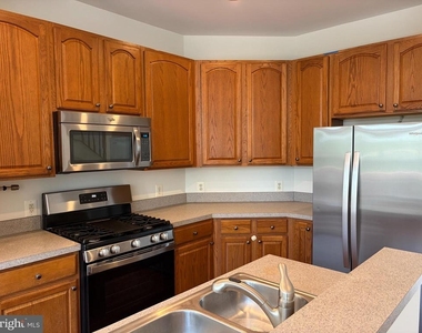 44221 Suscon Square - Photo Thumbnail 2