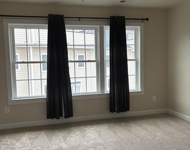 3184 Yeager Drive - Photo Thumbnail 3