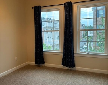 3184 Yeager Drive - Photo Thumbnail 4