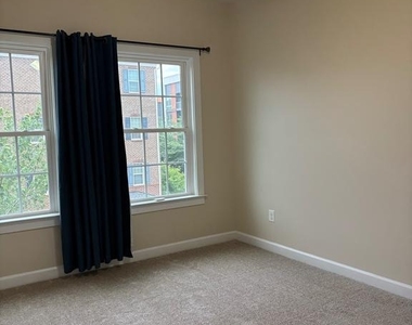3184 Yeager Drive - Photo Thumbnail 5