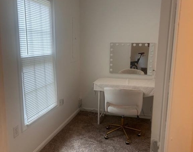 5664 Cabells Mill Court - Photo Thumbnail 14