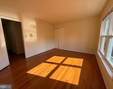 10006 Manor Place - Photo Thumbnail 30