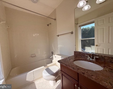 10006 Manor Place - Photo Thumbnail 32