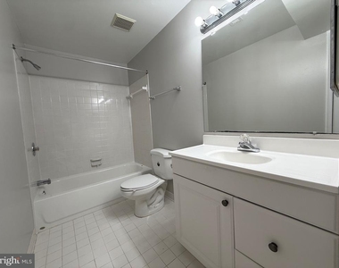 10006 Manor Place - Photo Thumbnail 43