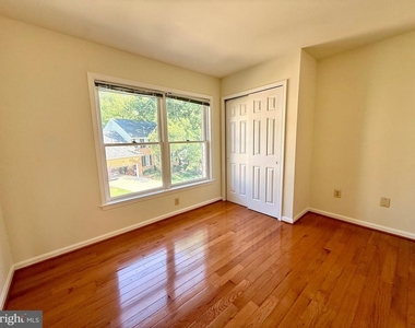 10006 Manor Place - Photo Thumbnail 33