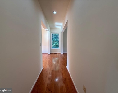 10006 Manor Place - Photo Thumbnail 13