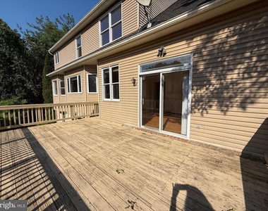 10006 Manor Place - Photo Thumbnail 21