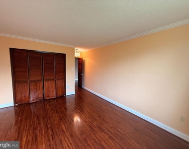 3705 S George Mason Drive - Photo Thumbnail 8