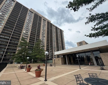 3705 S George Mason Drive - Photo Thumbnail 16