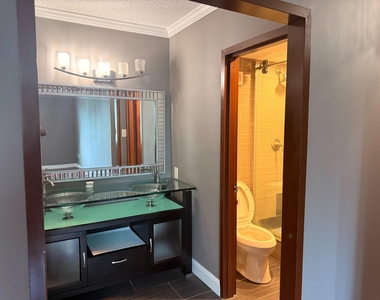 3705 S George Mason Drive - Photo Thumbnail 6