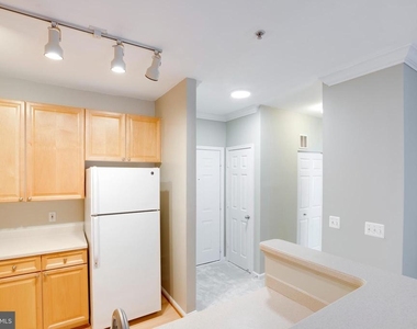 9480 Virginia Center Boulevard - Photo Thumbnail 9