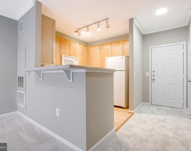 9480 Virginia Center Boulevard - Photo Thumbnail 6