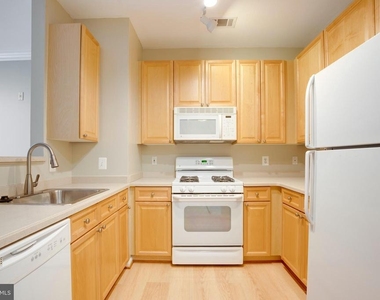 9480 Virginia Center Boulevard - Photo Thumbnail 4