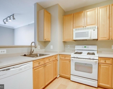 9480 Virginia Center Boulevard - Photo Thumbnail 5