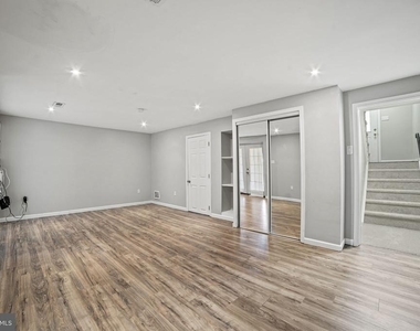 9328 Humphries Drive - Photo Thumbnail 14