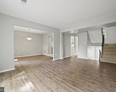 9328 Humphries Drive - Photo Thumbnail 2