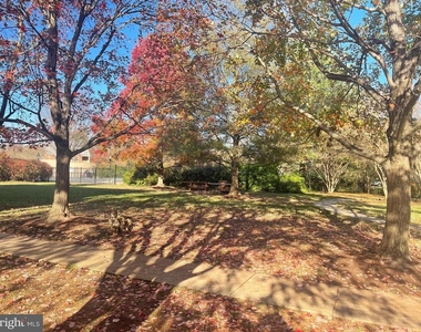 6704 W Wakefield Drive - Photo Thumbnail 16