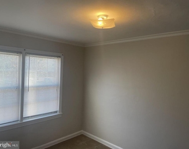 6704 W Wakefield Drive - Photo Thumbnail 8